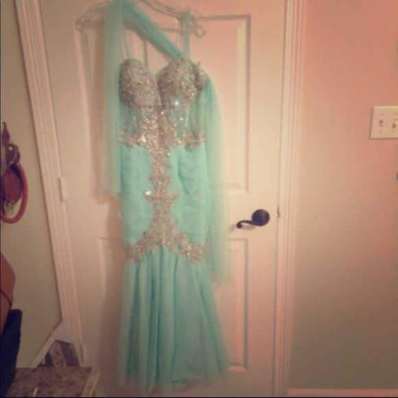 Wasn’t able to use due to finding out I was preg - Picture 1 of 1